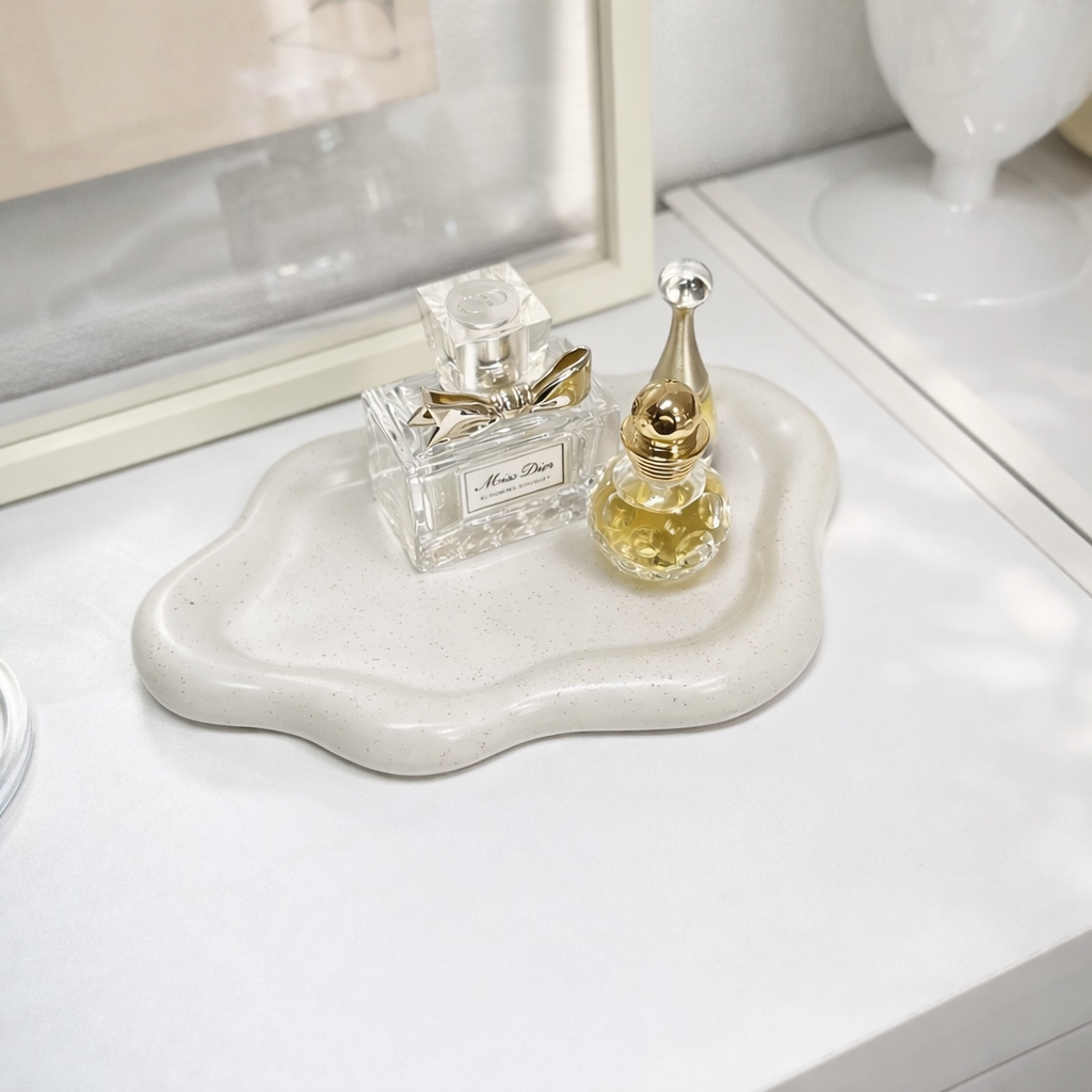 ニュアンストレイ TRA-0001