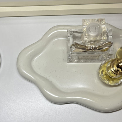 ニュアンストレイ TRA-0001