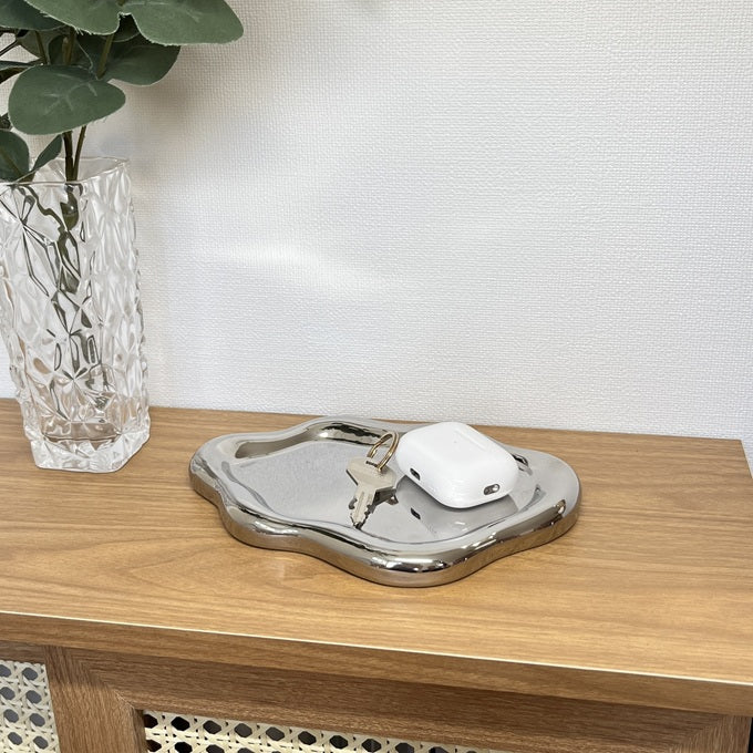 ニュアンストレイ TRA-0001