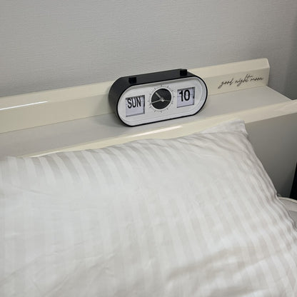 カレンダー付きレトロ置き時計 CLO-0003