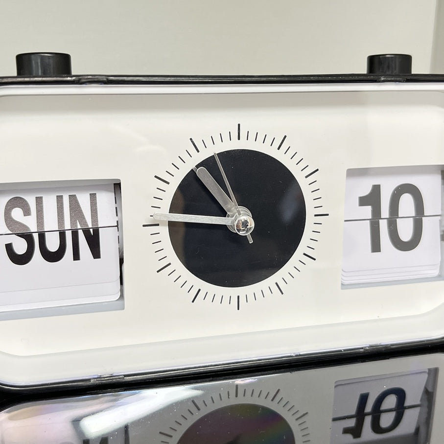 カレンダー付きレトロ置き時計 CLO-0003