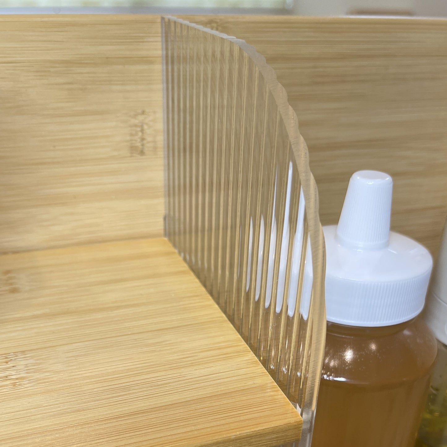 【予約注文：到着目安 2週間】クリア x ウッド ディスプレイ棚 STR-0008