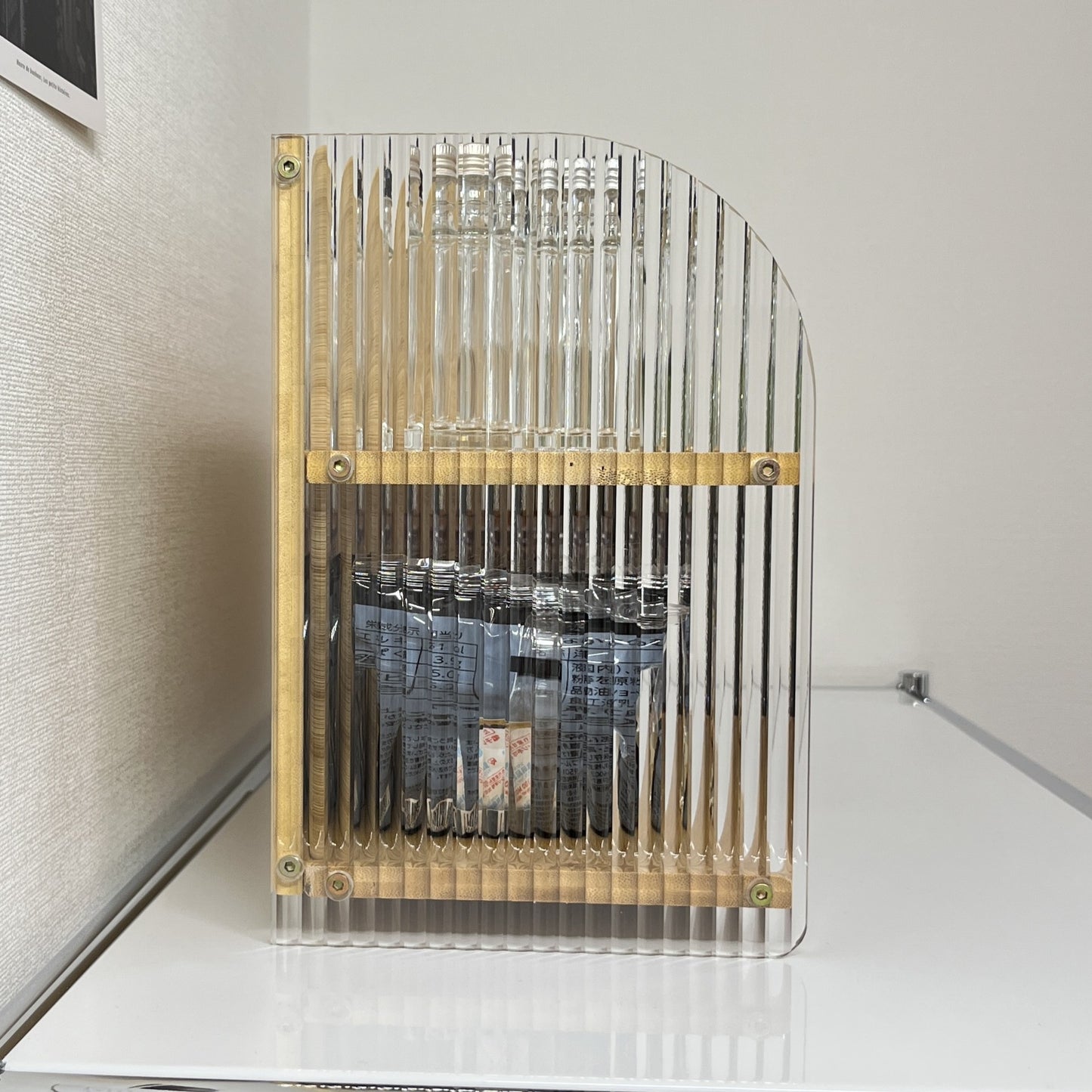 【予約注文：到着目安 2週間】クリア x ウッド ディスプレイ棚 STR-0008