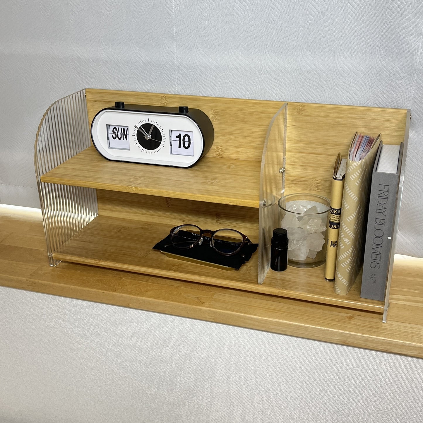 【予約注文：到着目安 2週間】クリア x ウッド ディスプレイ棚 STR-0008